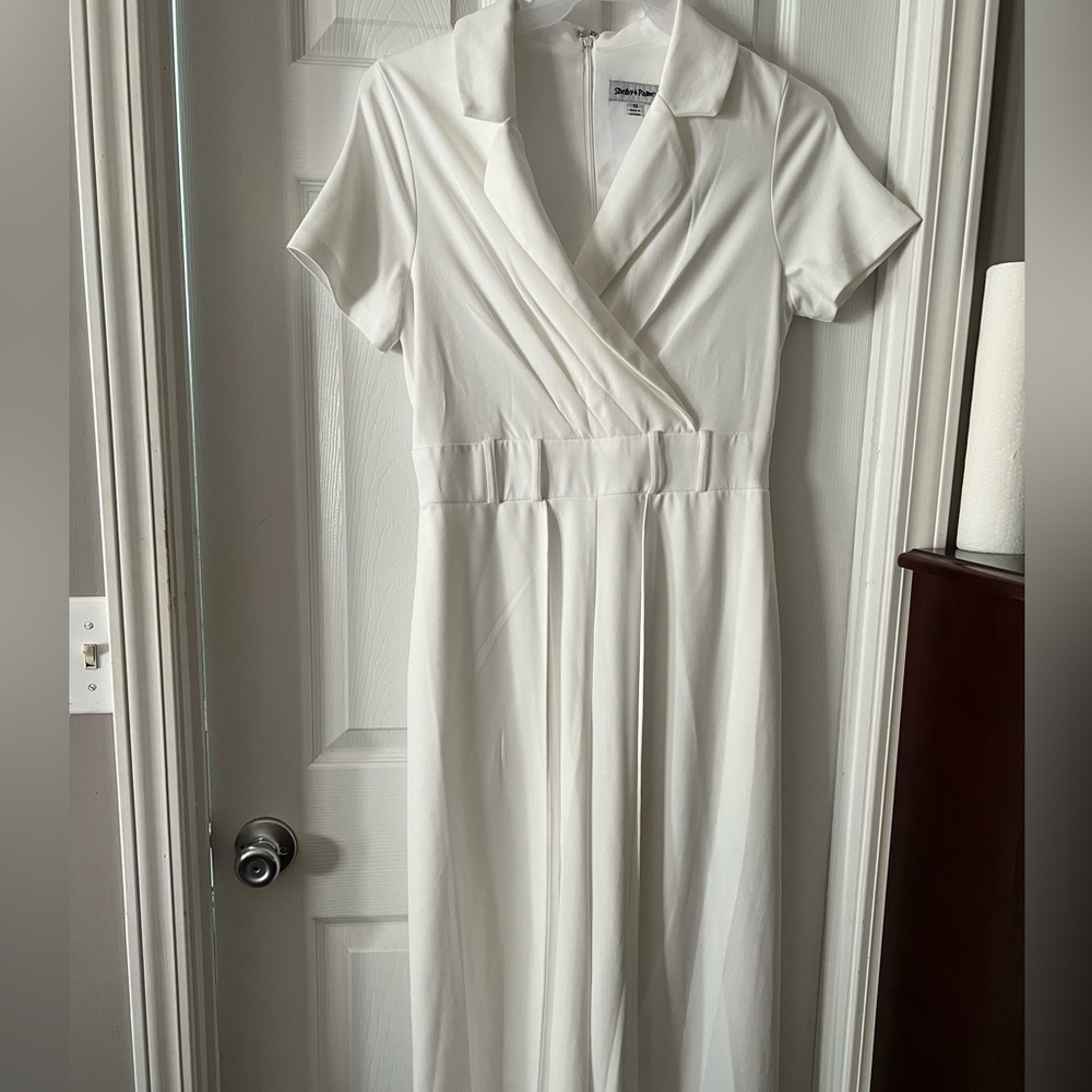 Beautiful and elegant jumpsuit to highlight your silhouette.